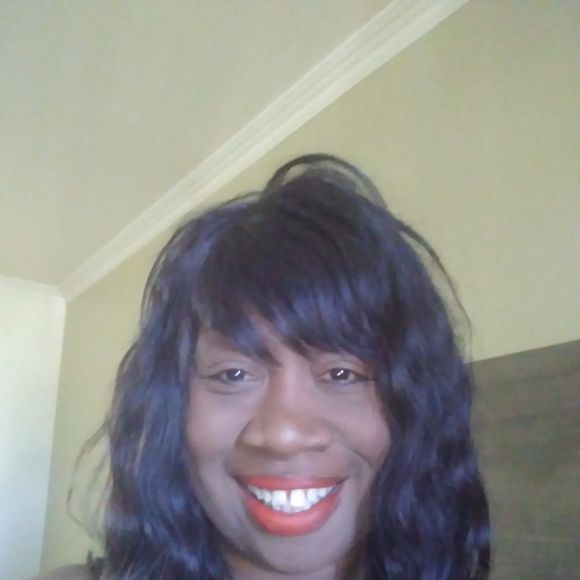 Meet your Posher, Tracy - Picture 1 of 1